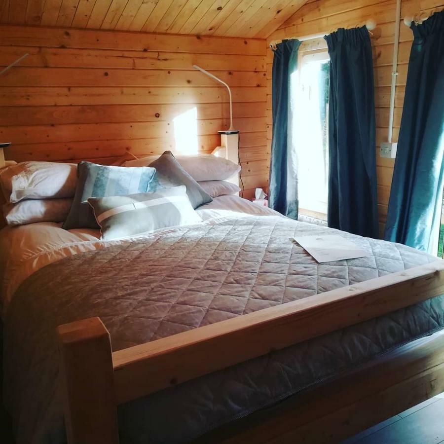 Dunmore Gardens Log Cabins Carrigans  Extérieur photo